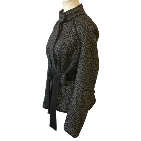 SANDRO SPORTSWEAR PATTERNED/ BUTTON-UP JACKET WITH TIE-UP BELT/ Size L - Picture 4 of 15